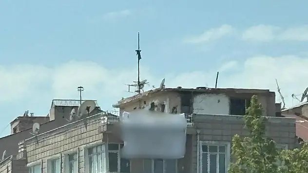 Kayseri'ye asılan pankart dikkat çekti!