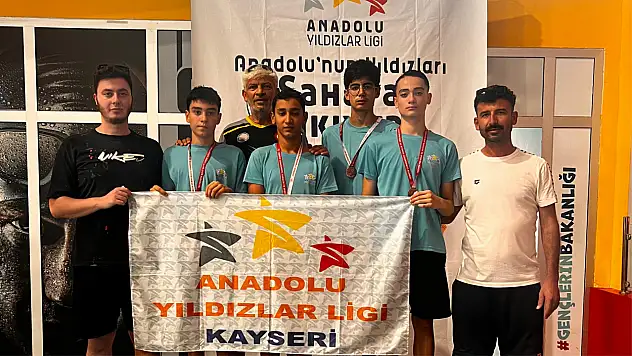 Kayseri'ye genç sporcuların başarı haberi Mersin'den geldi...