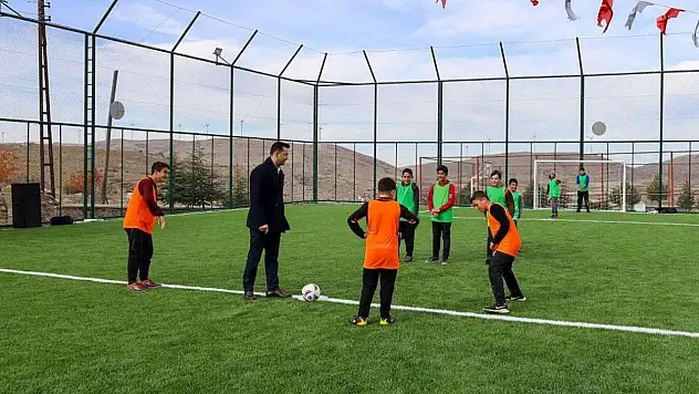 Kayseri'ye yeni futbol sahası ve tribün yapılacak: 6 bin 336 metrekarelik saha geliyor!