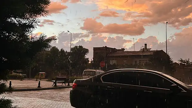 Kayseri'yi sağanak yağış vurdu!
