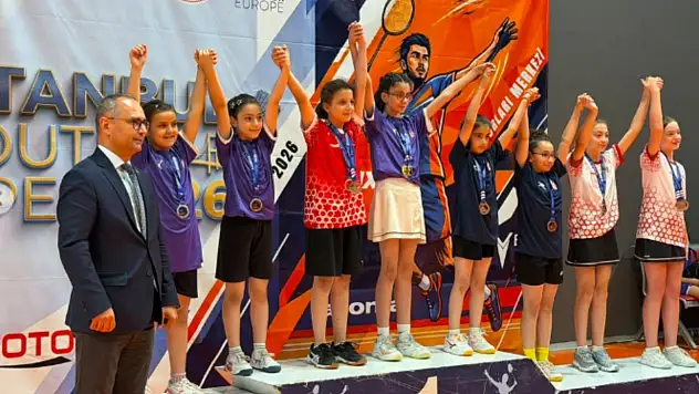 Kayserili badmintonculardan uluslararası turnuvada madalya yağmuru!