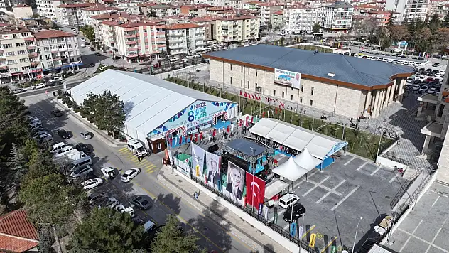 Kayserili firma Niğde'de 'Kitap Fuarı' açtı