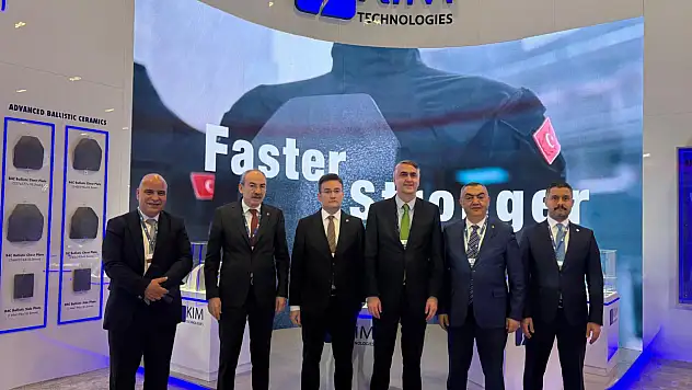 Kayserili firmanın  standını kimler ziyaret etti? İstanbul'da dikkat çeken kareler...
