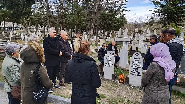 Kayserili Gazeteci Oktay Ensari, vefat yıldönümünde anıldı