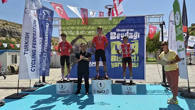 Kayserili genç bisikletçi Malatya'da Türkiye şampiyonu oldu