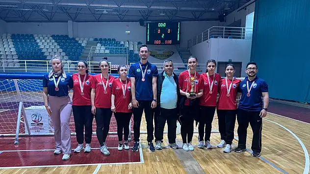 Kayserili genç kızlardan büyük başarı: Goalball'da Türkiye üçüncülüğü...
