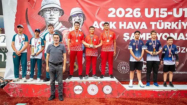Kayserili gençler on ikiden vurdu: Türkiye başarısı gururlandırdı!