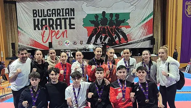 Kayserili karateciler Bulgaristan'dan çok sayıda madalya ile döndü