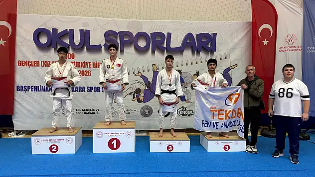 Kayserili Lise öğrencisi Yusif Davudov madalya ile şehre döndü!