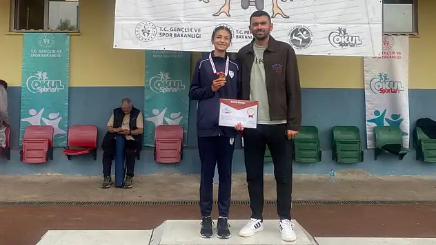 Kayserili Nursena Kalay'dan Türkiye Şampiyonası'nda çifte şampiyonluk