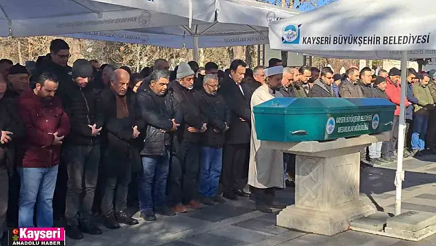 Kayserili öğretmenin ailesi depremde hayatını kaybetti