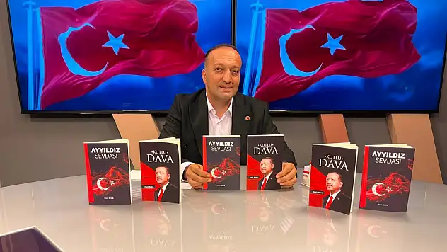 Kayserili Şair Hacı Kısır'dan iki yeni eser! 'Ay yıldız sevdası' ve 'kutlu dava' okuyucuyla buluştu