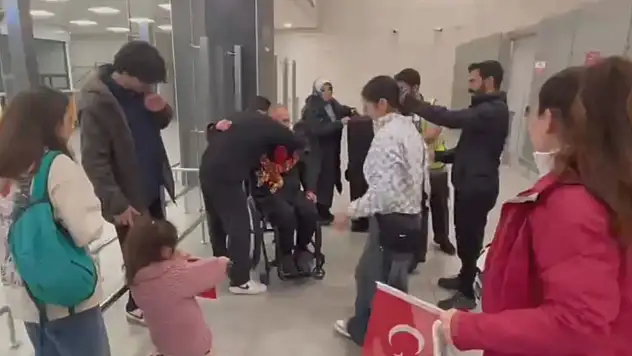 Kayserili şampiyon havalimanında böyle karşılandı!