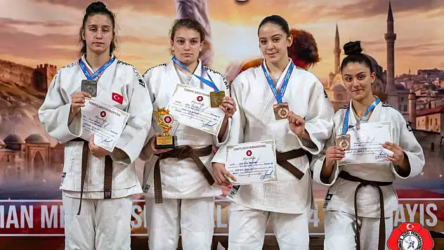Kayserili Judocu Selda Beren Sarıkaya Türkiye üçüncüsü oldu!