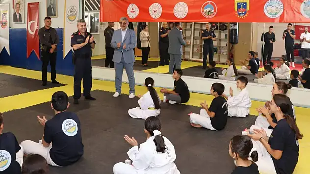 Kayserili sporculara jandarmadan ziyaret!