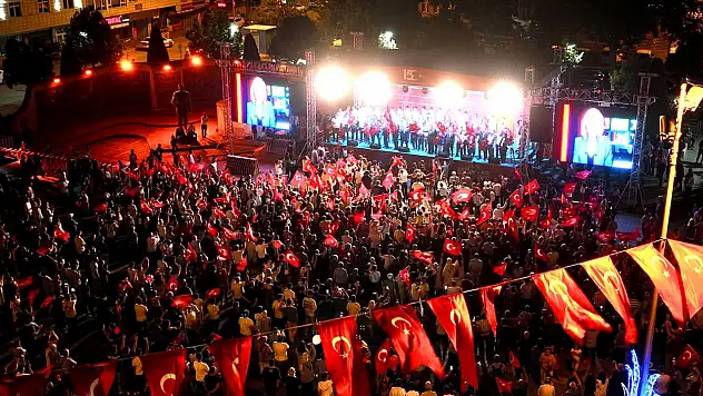 Kayserililer 15 Temmuz ruhu ile meydanları doldurdu!