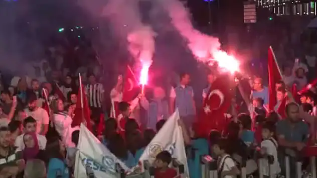 Kayserililer 15 Temmuz'un 9'uncu yıl dönümünde meydanları doldurdu!