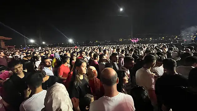 Kayserililer Millet Bahçesi'ne akın etti!