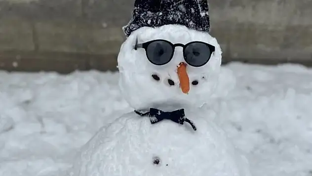 Kayserililerin objektifinden yaratıcılıklarını yansıtan kar manzaraları!