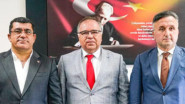 Kayserispor'da Başkan Açıkalın kolları sıvadı, ağırlığını koymaya başladı