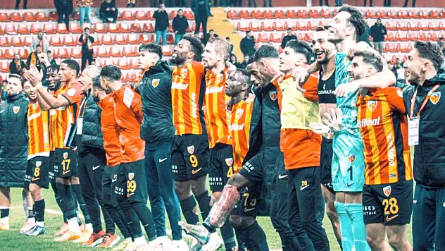 Kayserispor'da bir futbolcu daha futbolun gerçek yüzüyle tanıştı!