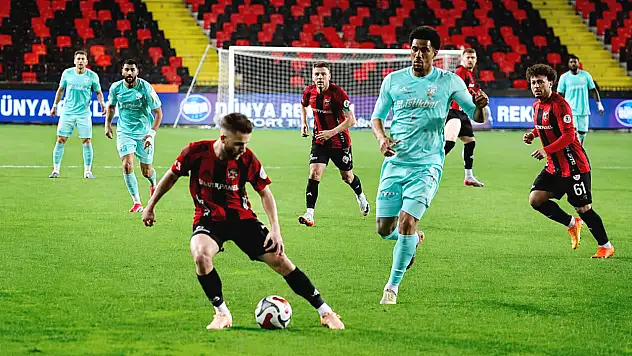 Kayserispor'da hareketli saatler! Baran'dan sonra bir ayrılık daha