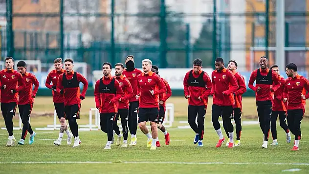 Kayserispor'da kritik maçın hazırlıkları sürüyor! Kocaelispor maçı öncesi sakat ve cezalı listesi...