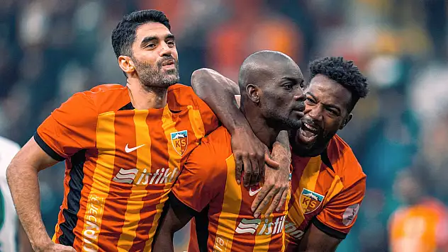Kayserispor'da kriz mi yaşandı? Ali Karimi kadro dışı mı kaldı?