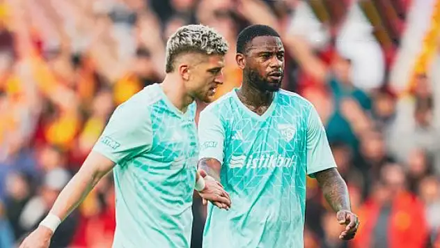 Kayserispor'da tablo tersine döndü: Herkesi ters köşe yaptı