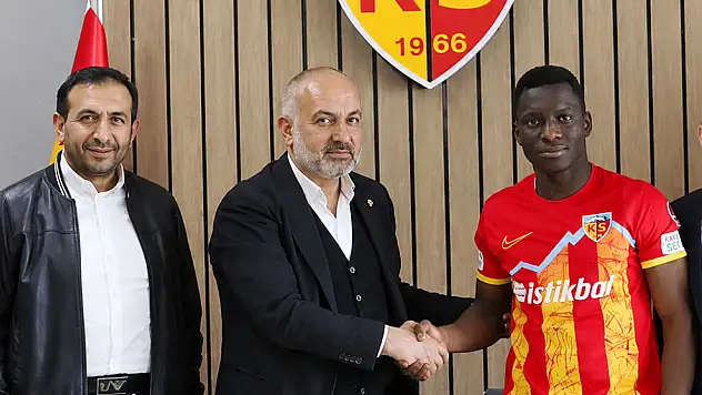Kayserispor'dan ayrıldı, savaş ortamında kariyer çıkışı yaptı