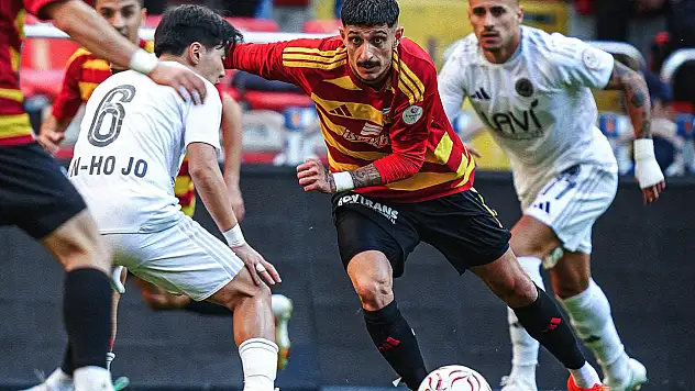 Kayserispor devamını getiremedi! Dört gollü maçta kazanan yok (2-2)