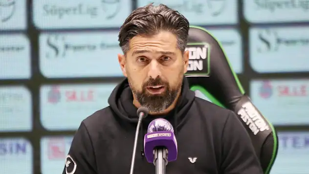 Kayserispor taraftarları İlhan Palut'a tepki gösterdi: Sanki bilim adamısın