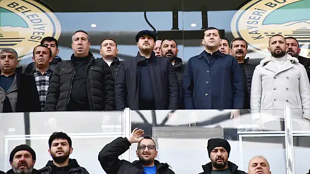 Kayserispor tribününün abisini gören bir daha bakıyor!