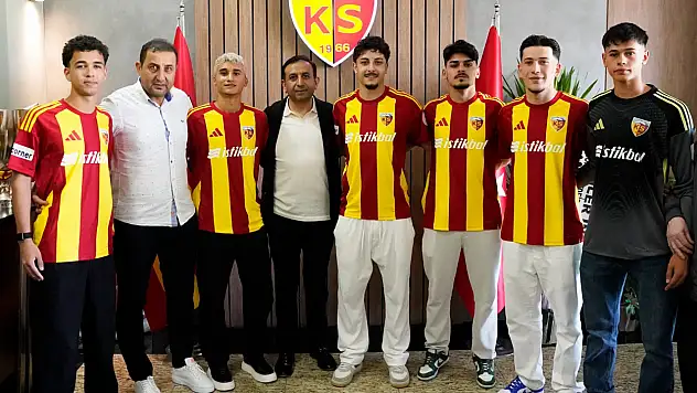 Önce profesyonel imza, şimdi Milli davet! Kayserispor'da büyük sevinç