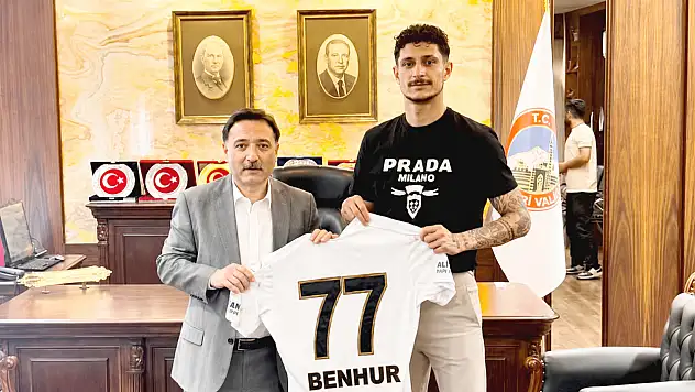 Kayserispor'un ilk transferi Benhur Keser mi? Vali Çiçek'i ziyaret etti
