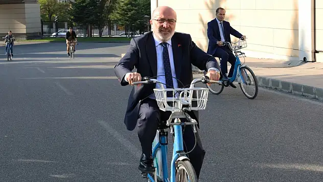 KAYÜ'de araçlar durdu, kampüs hareketlendi!