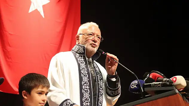 KAYÜ'de Elitaş'a fahri doktora ünvanı verildi!