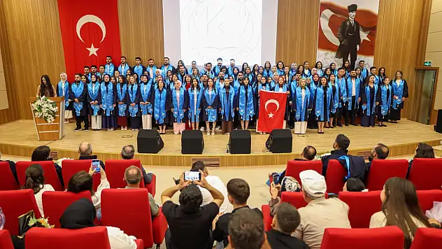 KAYÜ'de mezuniyet ve şed Kuşanma töreni düzenlendi