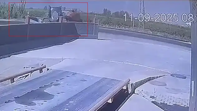 Traktörle çarpışan otomobildeki 1 kişi öldü, 3 kişi yaralandı