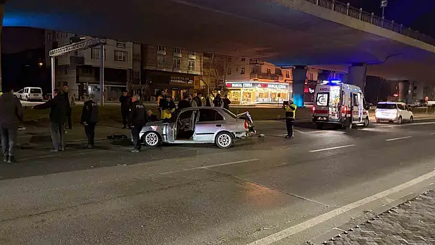 3 kişinin yaralandığı kazada sürücünün yakını sinir krizi geçirdi