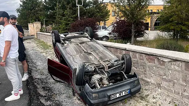 Kediye çarpmamak için manevra yaptı - Aracı takla attı!