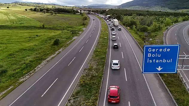Tatilcilerin dönüş akını başladı: Trafik böyle görüntülendi!