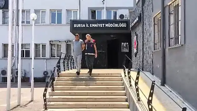Bursa'da Sahte Vali Yardımcısı Dolandırıcı Yakalandı