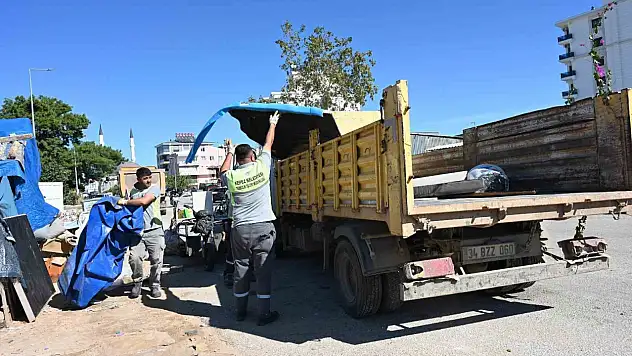 Temizlik seferberliği: 30 kamyon atık kaldırıldı