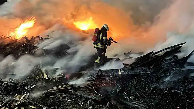 Kayseri'de yangın çıktı! İtfaiye harekete geçti