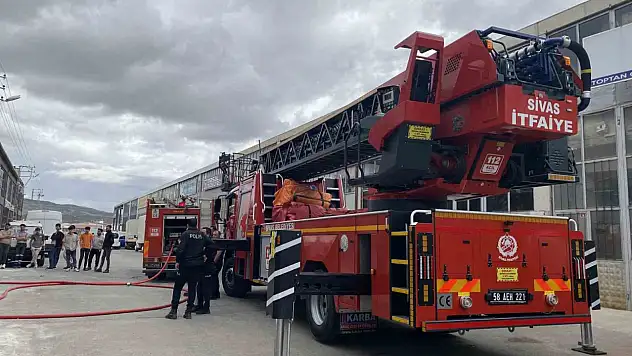 Sivas'ta Keresteciler Sitesi'nde korkutan yangın
