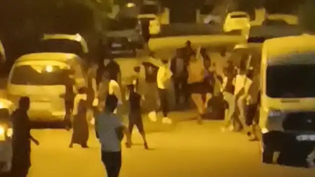 Demir sopalar havada uçuştu - Yaralı var!