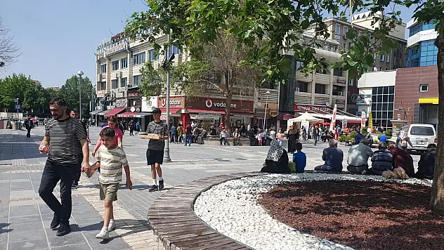 Kilosu 9 TL'ye düştü: Kayserililer tezgahlara hücum etti!