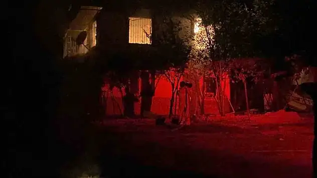 Ölüme sebep olan ev sahibinin evi alev alev yandı