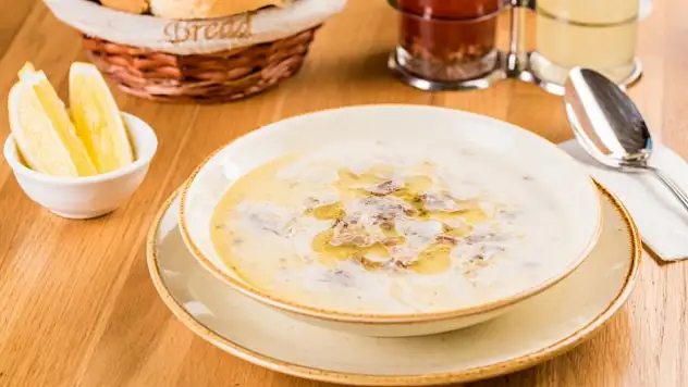 Kış günlerinin vazgeçilmez lezzeti: Et suyu çorbasının sırrı bu tarifte